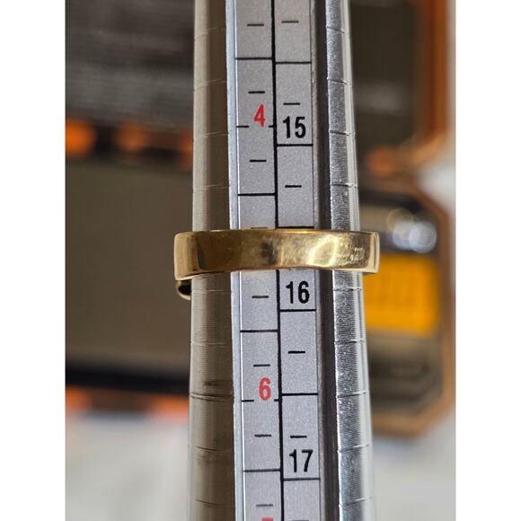 Gold-Plated Ring With Green & Clear Gemstones Size 5 - Picture 2 of 11